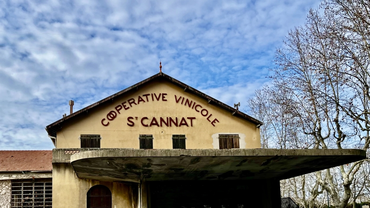 Illustration: Réhabilitation de l'ancienne cave coopérative de Saint-Cannat : Médiathèque, tiers-lieu, espaces de valorisation et associatifs 